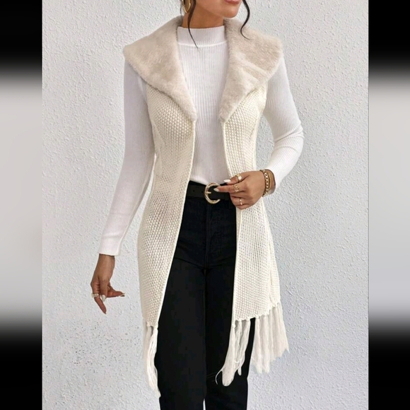 Women's Cardigan Sweater With Furry Collar And Tassel Hem - Picture 1 of 4